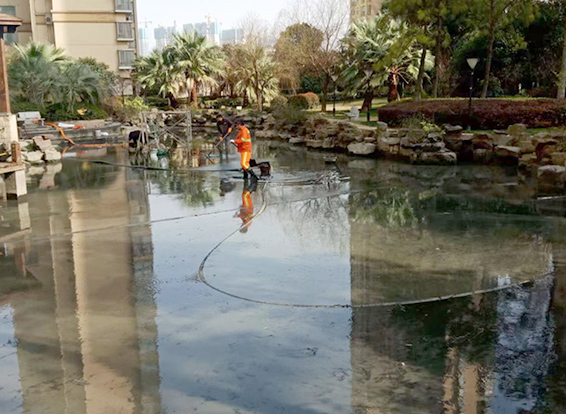 碌曲景观池淤泥清理